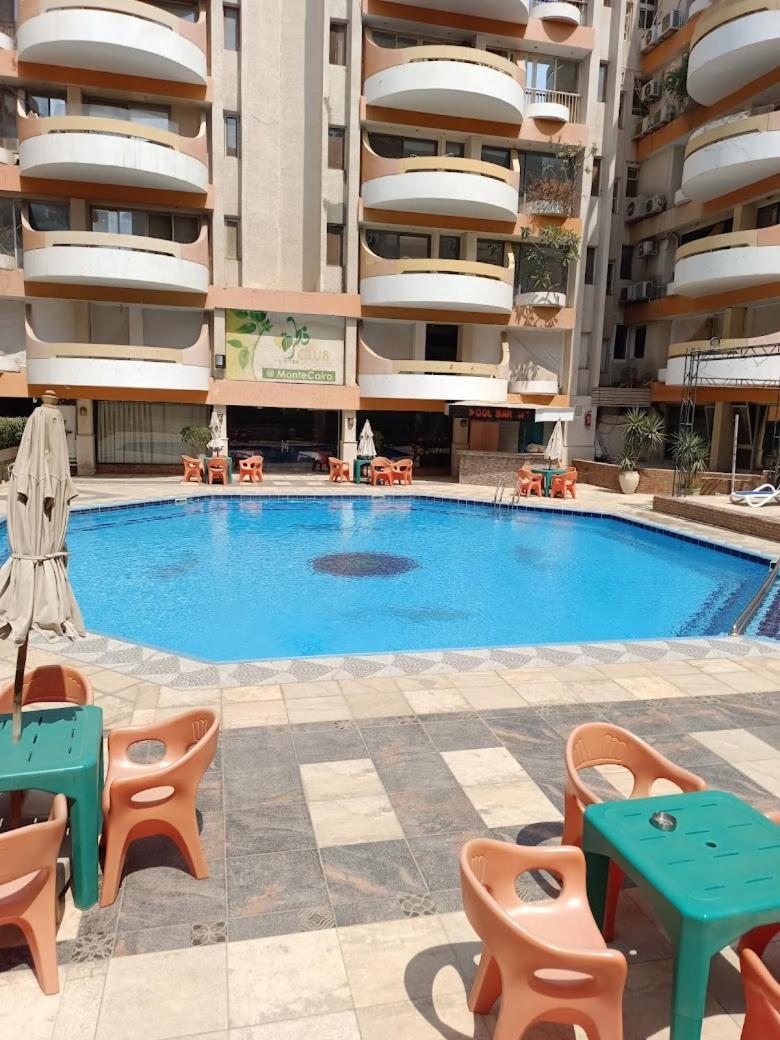 Monte Pool View